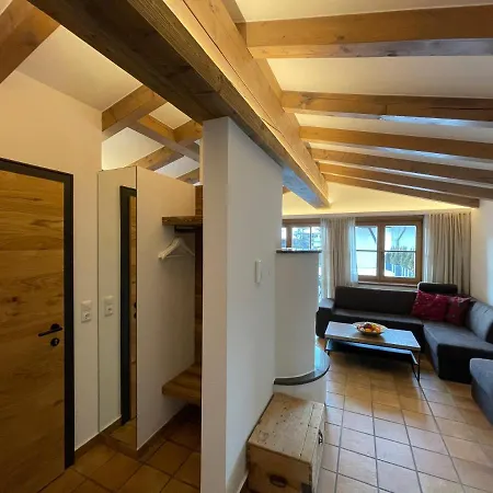 Sonnenschein Rebecca * Kirchberg en Tyrol